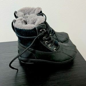 UGG SNOW BOOTS
